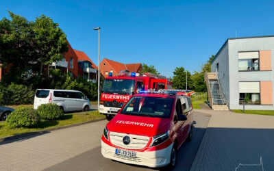 (58) TH K – Person in Aufzug eingeschlossen