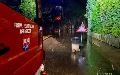 (103) TH K – Unterstützung Polizei, Wasser auf Straße