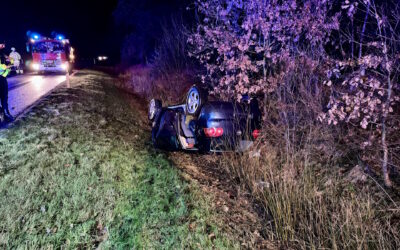 (90) TH Y – Verkehrsunfall, Person eingeklemmt