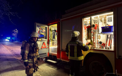 (13) FEU K – brennt Mülleimer