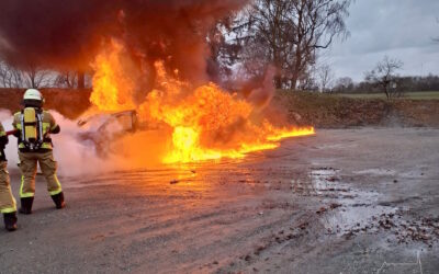 (31) FEU K – brennt PKW